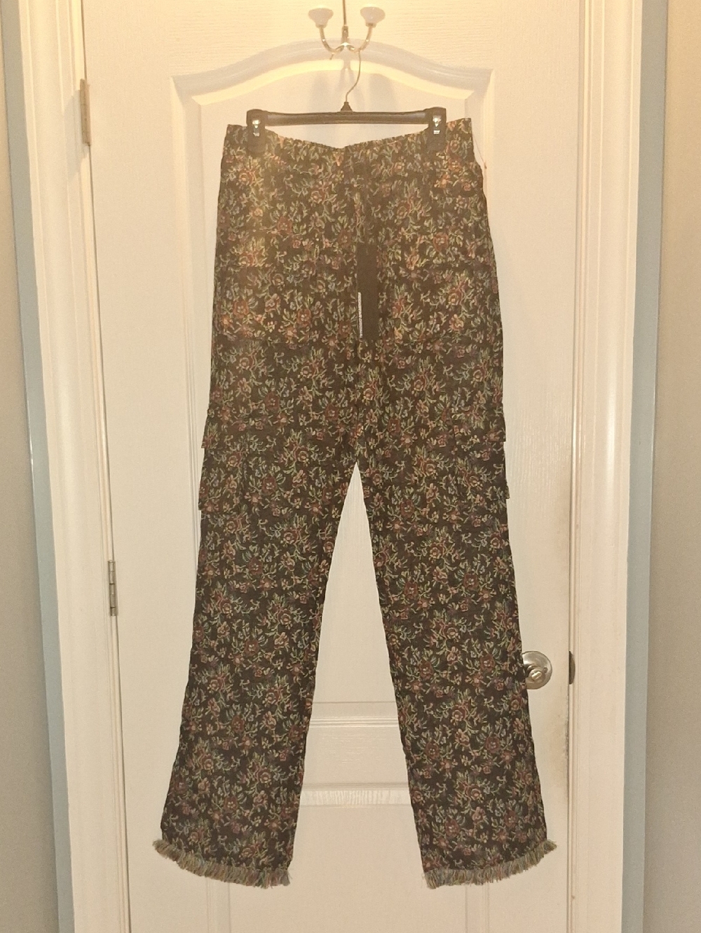 ROCKSTAR Original Niyah Black Floral Tapestry Stacked Pant NWT